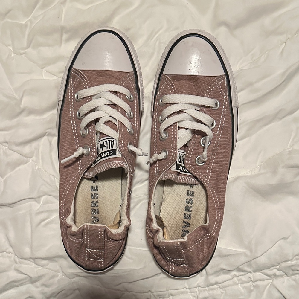Converse Low Top Sneakers in Mauve size 7